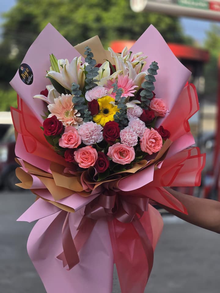 Rosy Radiance | Bestseller Flowers - Ivy WildFlower